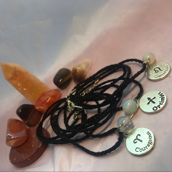 MOONSTONE ZODIAC NECKLACE— FIRE 🔥 - Picture 4 of 7